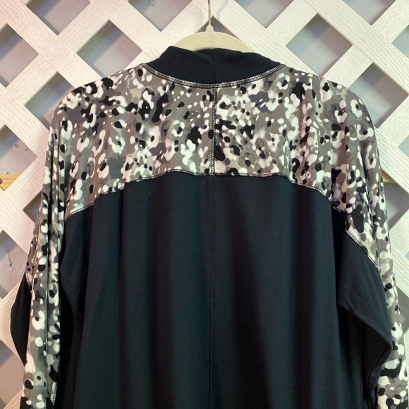 Isaac Mizrahi Live Soho Baby French Terry Open Front Cardigan Pitch Black Medium - Picture 5 of 6